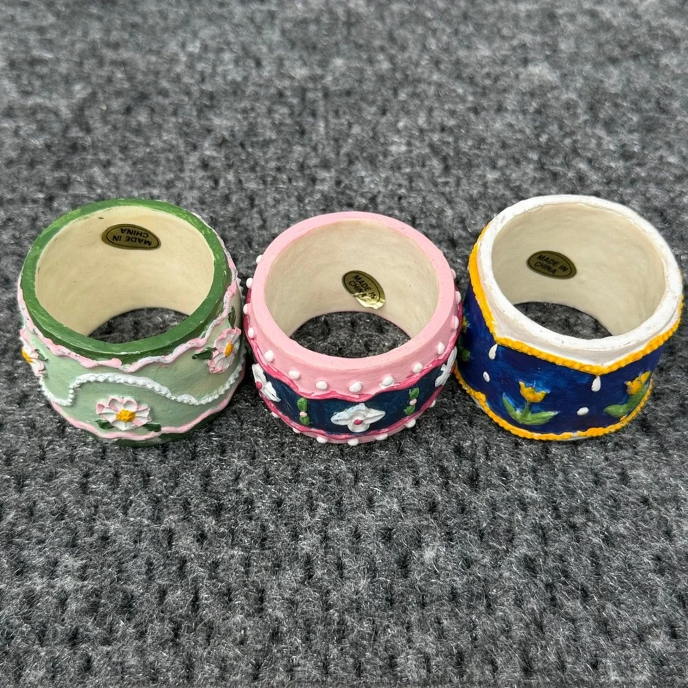 Vintage Napkin Ring Lot 28pc Mixed Materials Brass Ceramic Wood Woven Floral